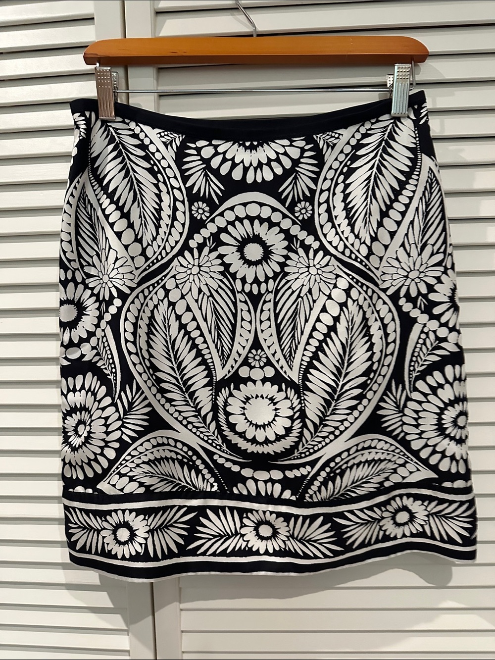 Pristine Banana Republic Floral Skirt